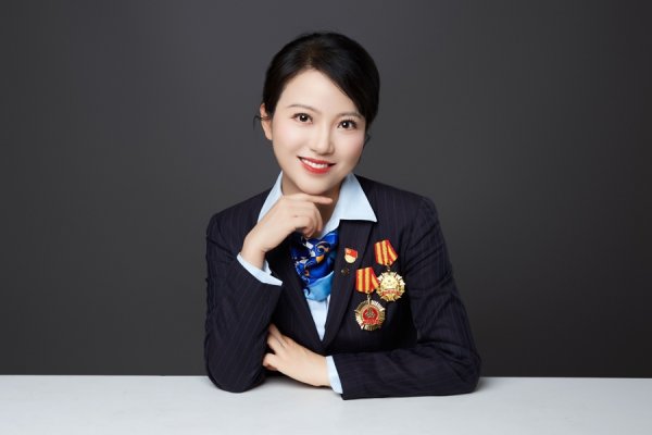 星迈网 23年坚守银行一线，她用专业暖心服务成为客户“可信之人”|奋勇争先实干家